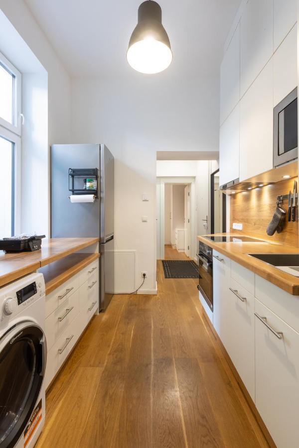 Cozy Apartment, 2 Private Terraces, 8 Min To City Center Bécs Kültér fotó