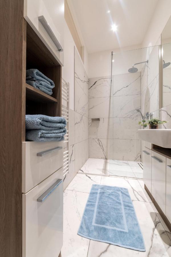 Cozy Apartment, 2 Private Terraces, 8 Min To City Center Bécs Kültér fotó