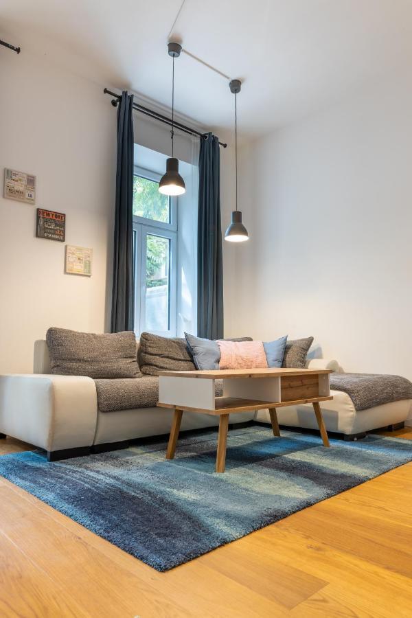 Cozy Apartment, 2 Private Terraces, 8 Min To City Center Bécs Kültér fotó