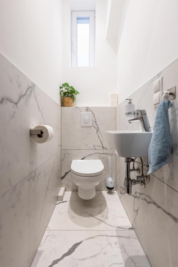 Cozy Apartment, 2 Private Terraces, 8 Min To City Center Bécs Kültér fotó